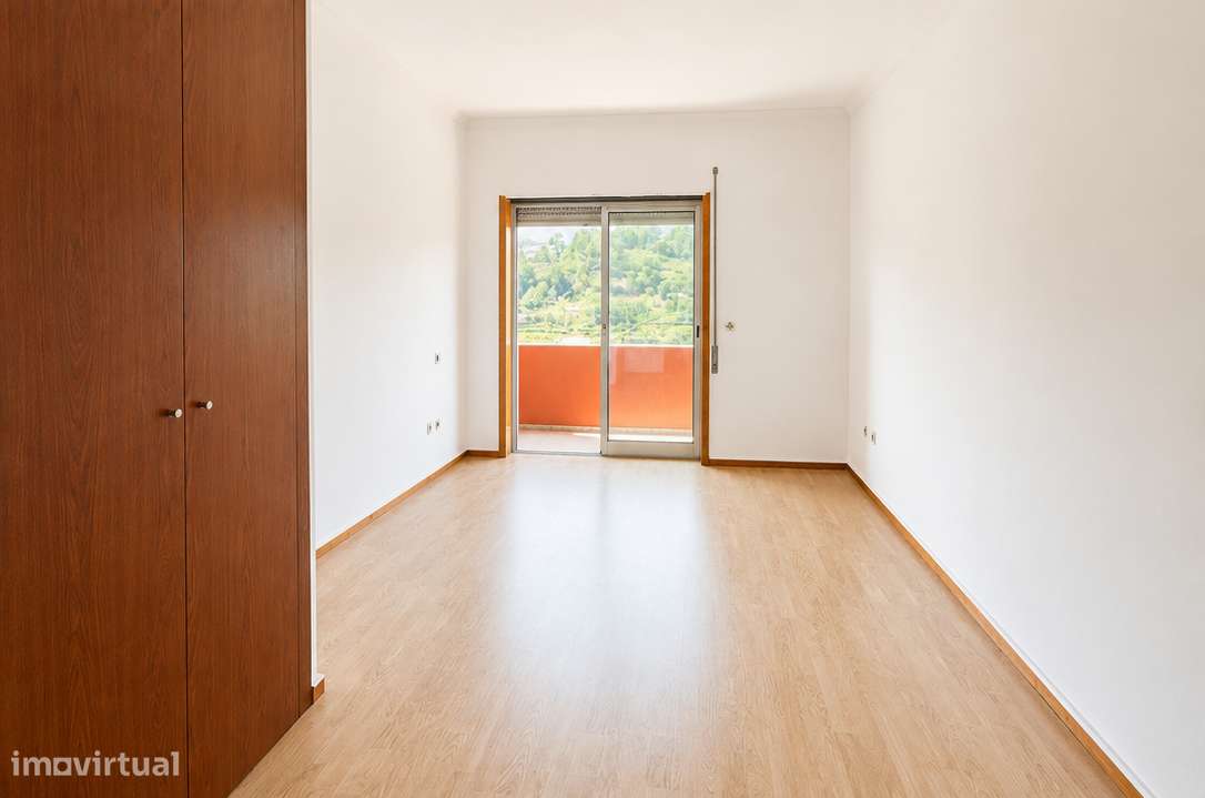 T3 renovado com 4 varandas, garagem, virado a Sul | Marco de Canaveses-5