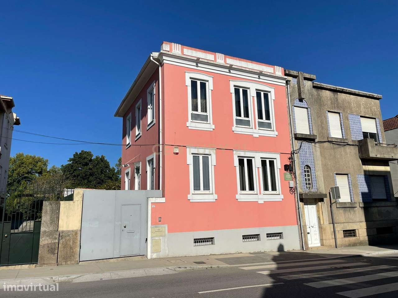 Moradia V4 com jardim e apartamento independente - Grande imagem: 4/60