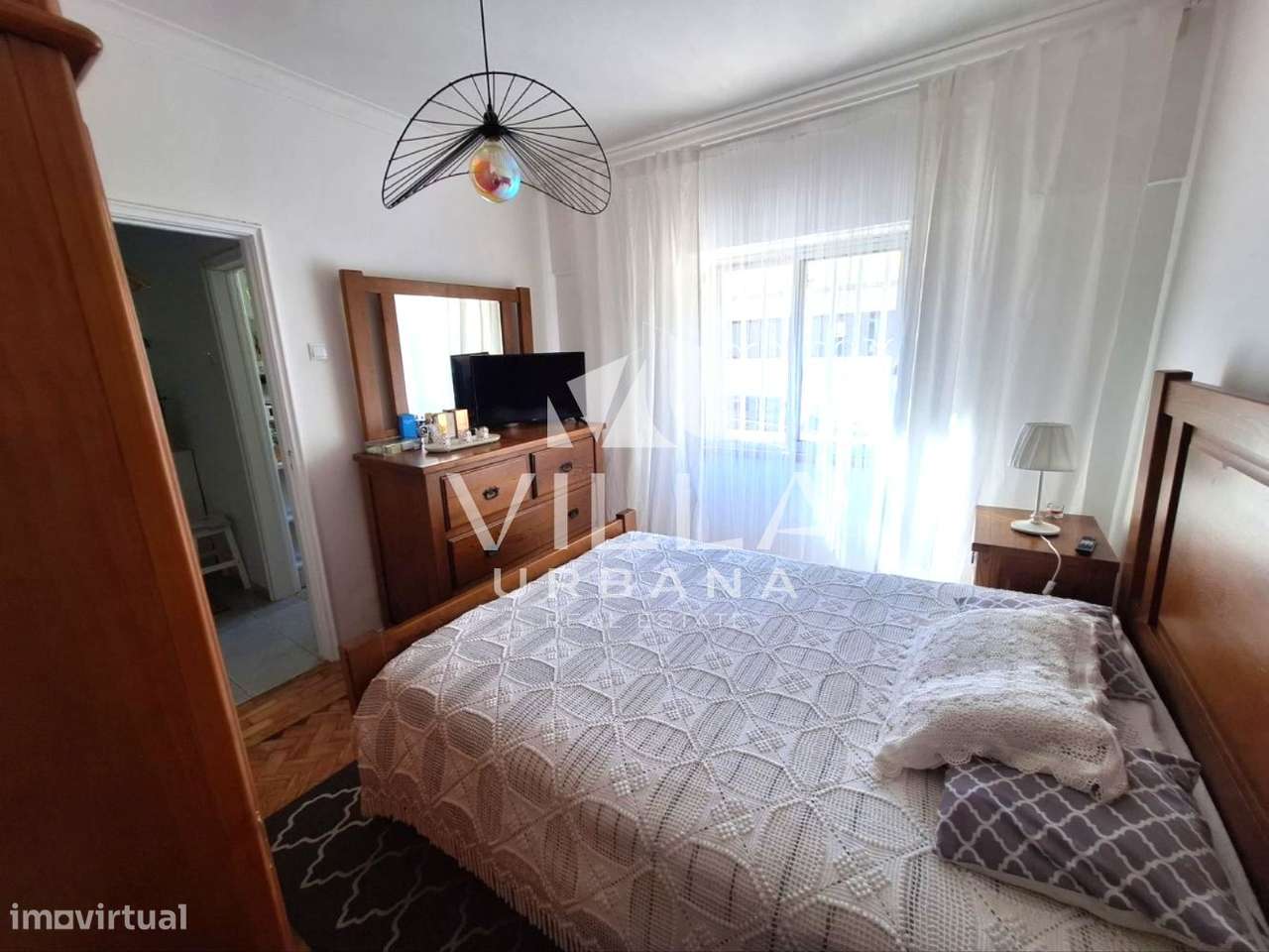 OPORTUNIDADE em São Domingos de Benfica – T1+2 com Excelente Potenc-12