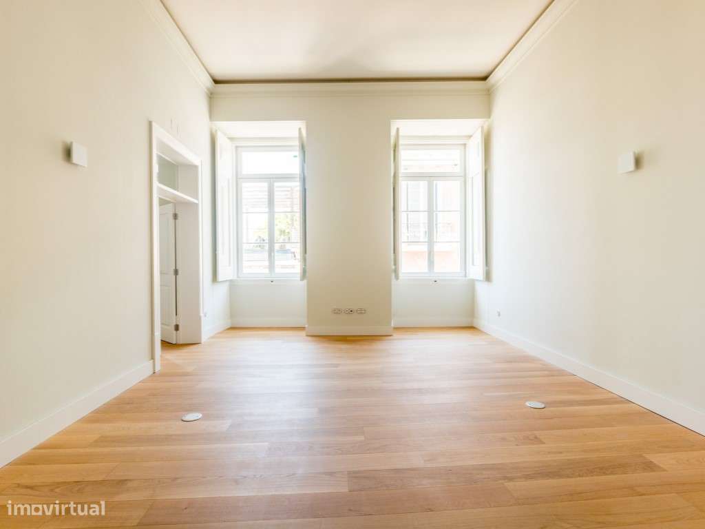 Apartamento T1, em prédio recuperado com elevador no Chiado - Grande imagem: 5/30