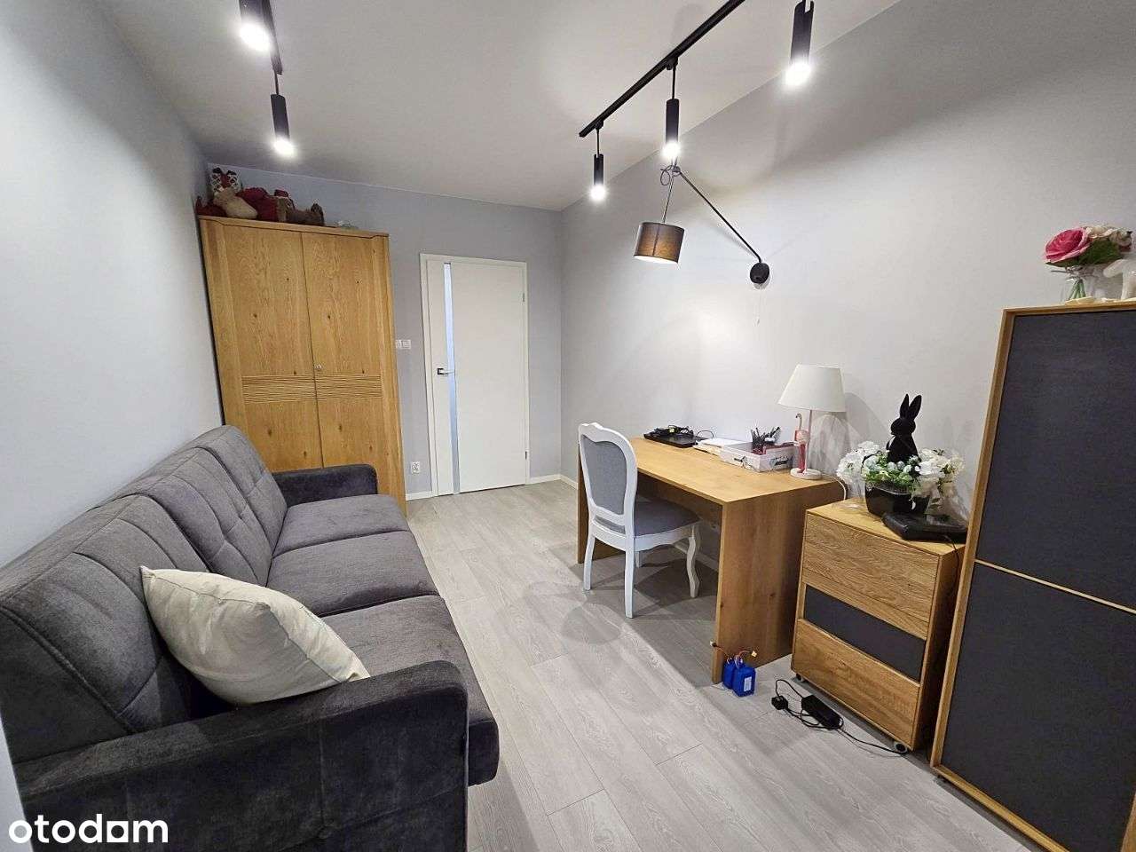 Rokosowo. Dom z garażem. Designerskie wnętrze, dopracowane detale.-16