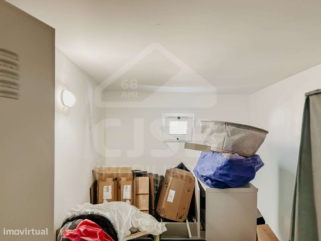 Apartamento T2 Torre da Marinha-29