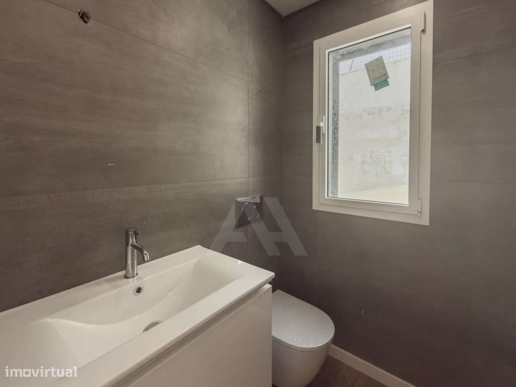 Moradia T5 na Amoreira com vista mar, piscina e jardim privativo-11