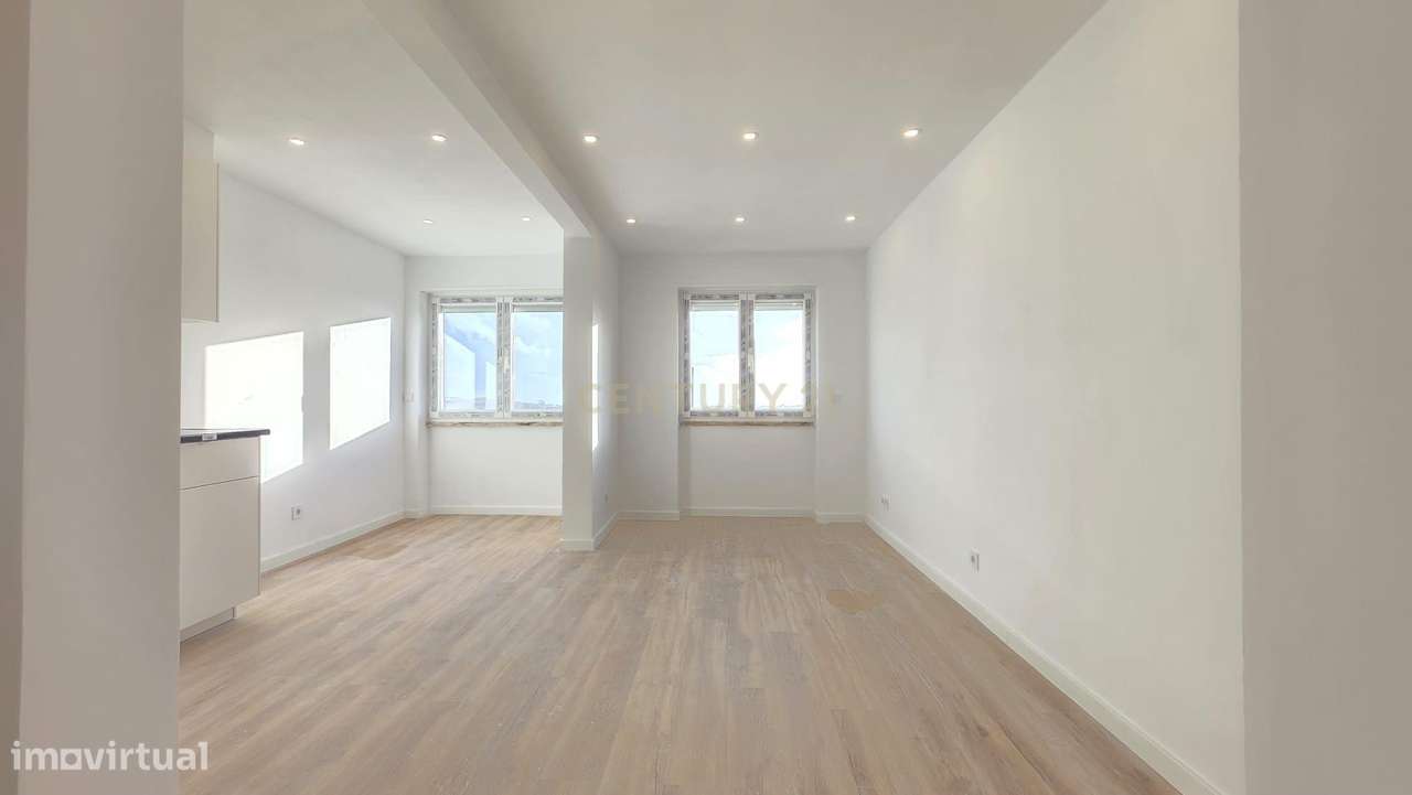 T2 Totalmente Remodelado com Terraço em Algueirão-Mem Martins - Grande imagem: 5/12