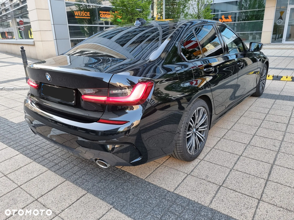 BMW Seria 3 320d xDrive MHEV M Sport sport - 9