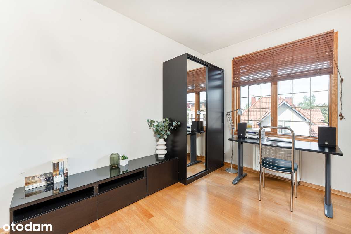 Przestronne mieszkanie 130 m²/4 pokoje + poddasze/2 miejsca postojowe-16