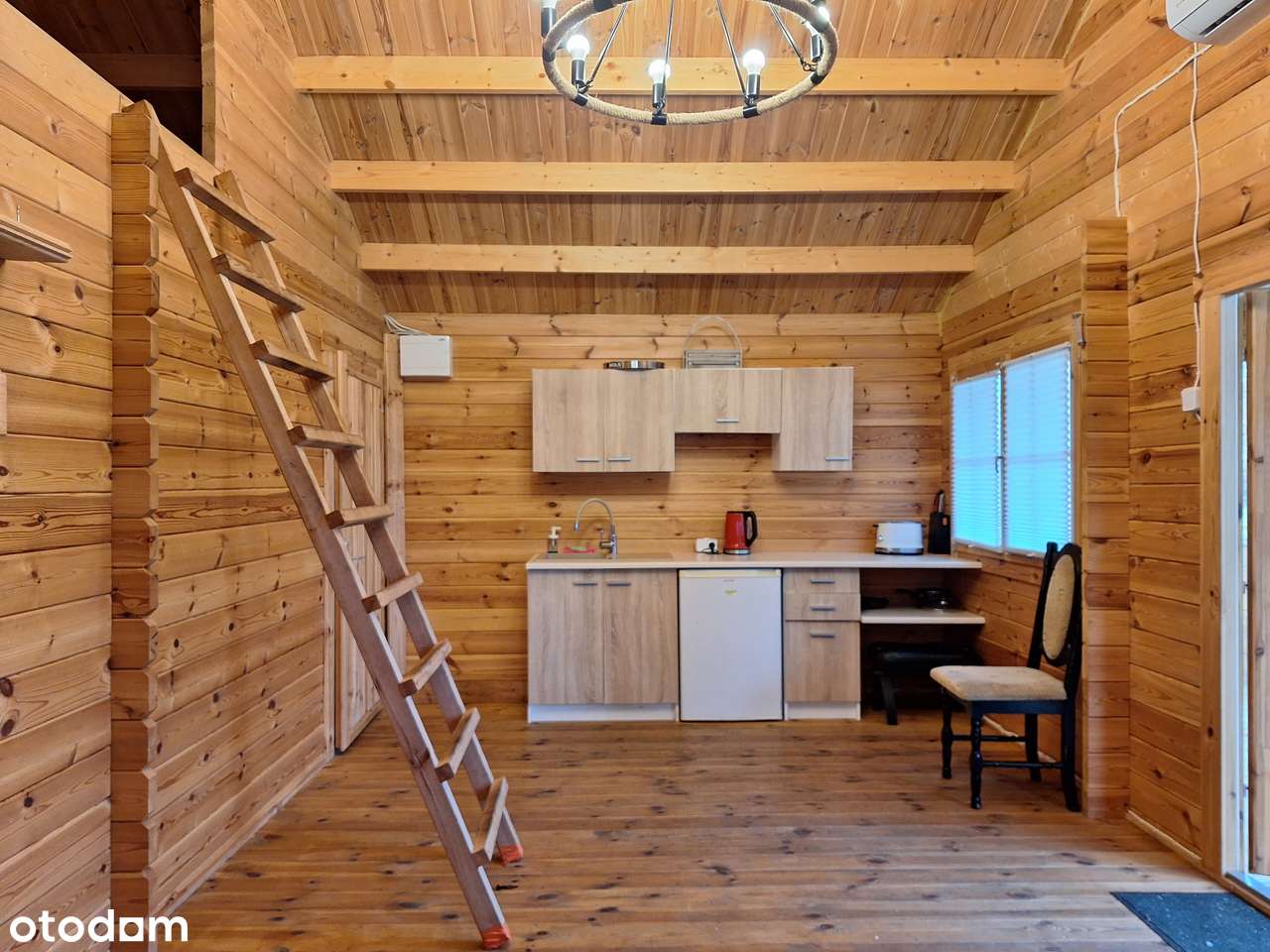 Działka z domkami letniskowymi nad jeziorem-16