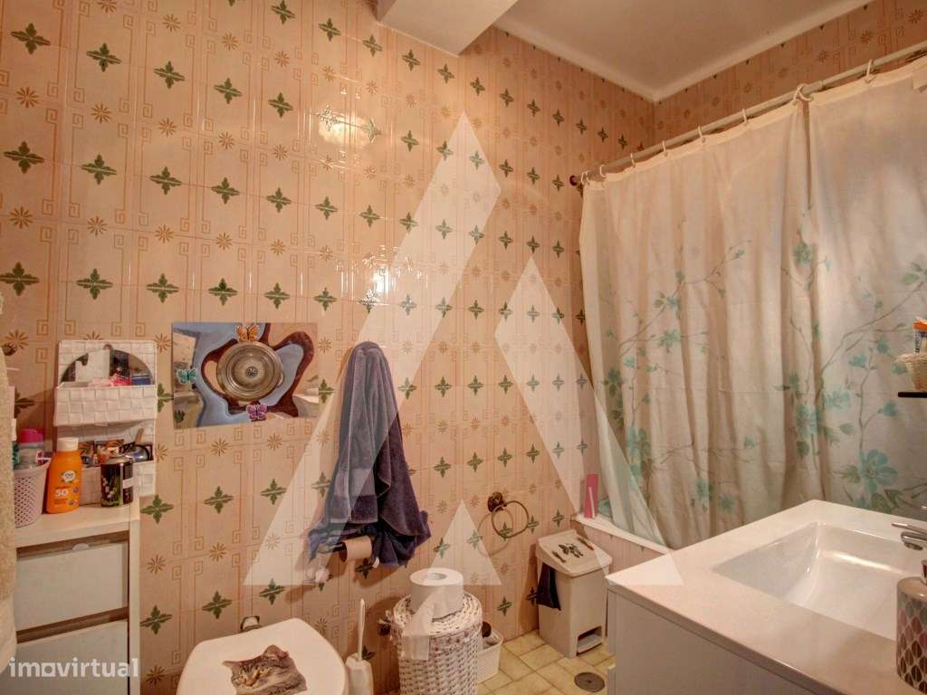 Apartamento T2, mobilado no centro de Oliveira do Bairro-15