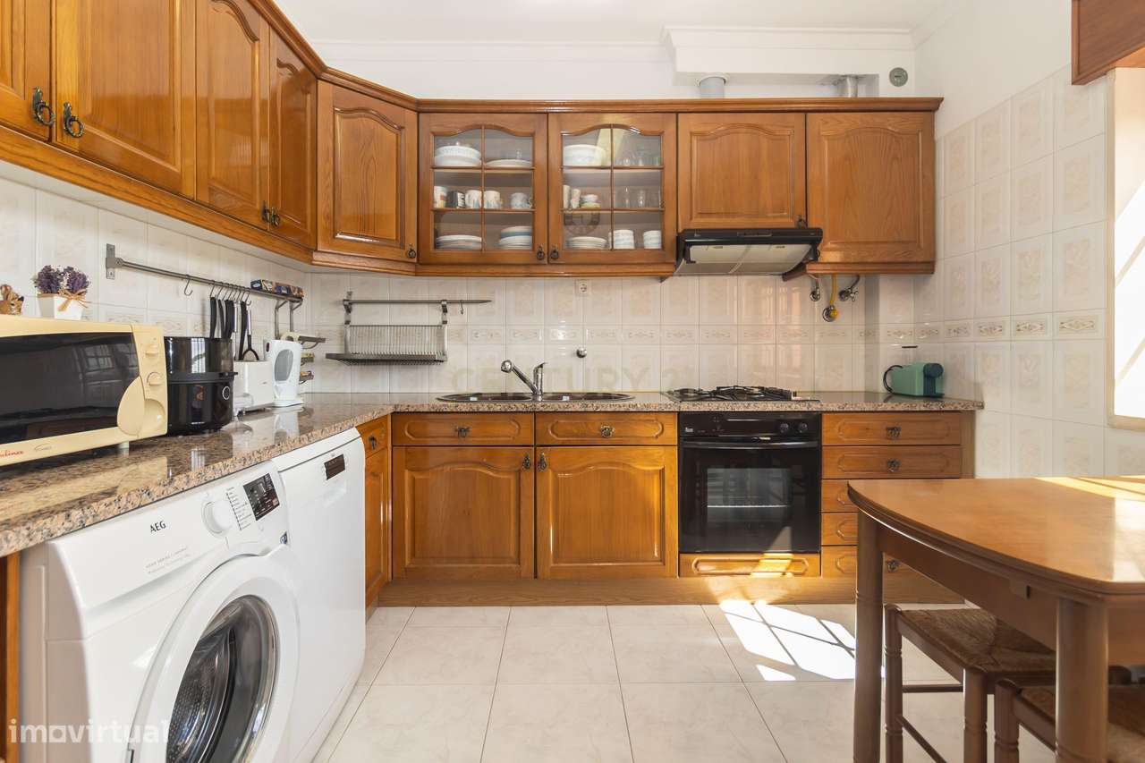 Apartamento T2 com Parqueamento, Elevador, Pronto a Habitar – Uma Opor-31