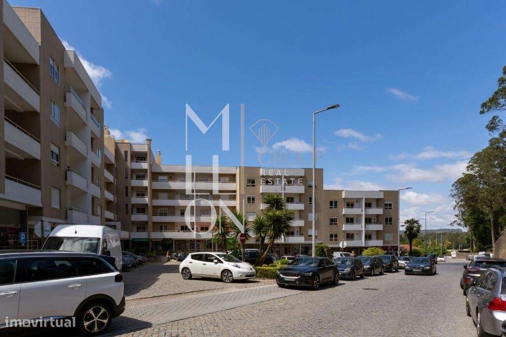 APARTAMENTO T3 COM 120M2 EM GRIJÓ-0