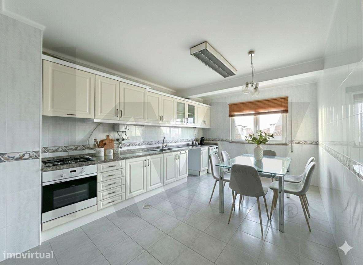 Apartamento T5 Duplex, com 2 Solários e Garagem | Centro de Esgueira – - Grande imagem: 5/32