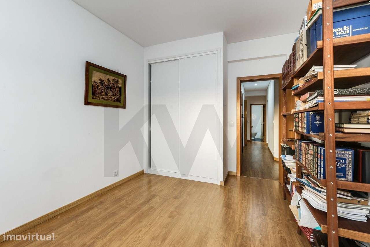 Apartamento T3 Remodelado (atualmente T2) com Vista Cidade e Excelente - Grande imagem: 5/22