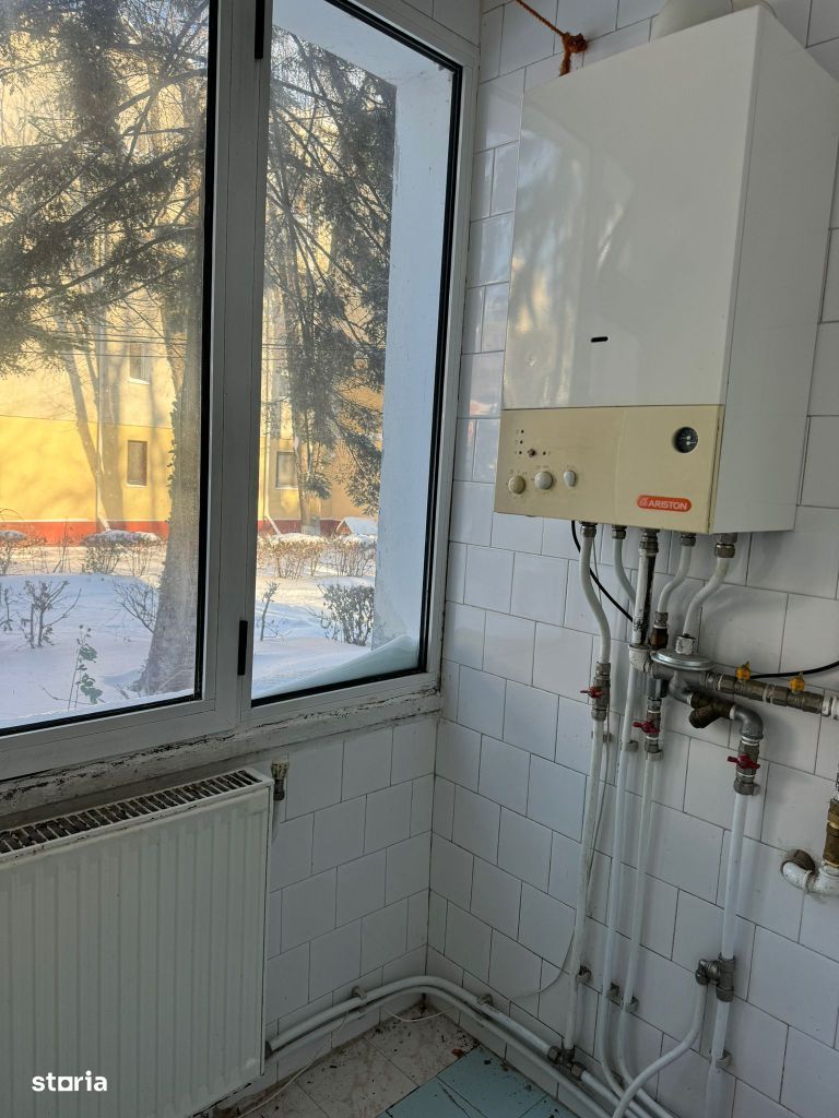 Vand apartament 4 camere pe strada Aleea Armoniei