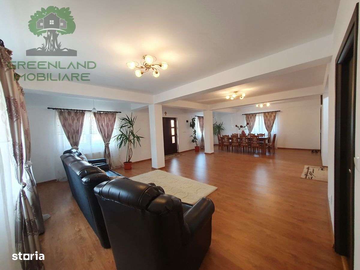 Vila P+E+M 8 camere, 3 bai, 245mp, TEREN 1570mp, la asfalt, drumul E58 - Imagine principală: 2/20