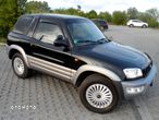 Toyota RAV4 2.0 - 9