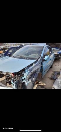 Dezmembrez Renault Clio 3 - 3