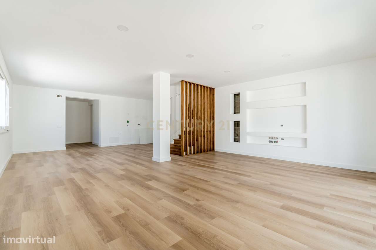 Moradia T3, Nova e Exclusiva: Campo, Mar e Piscina em Albufeira-12