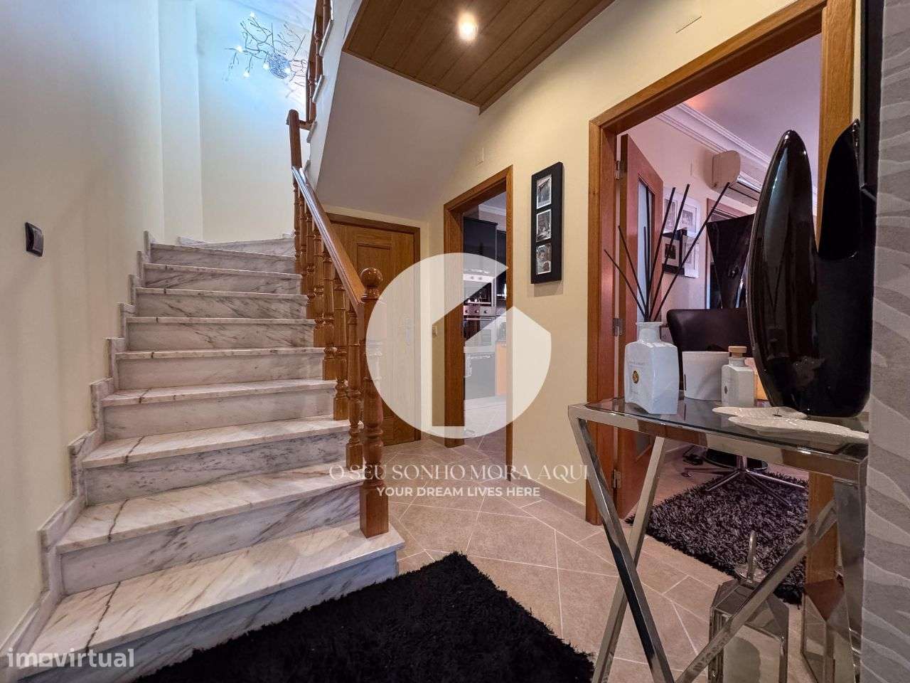 Moradia T4 de luxo mobiliada à venda em Olhão-12