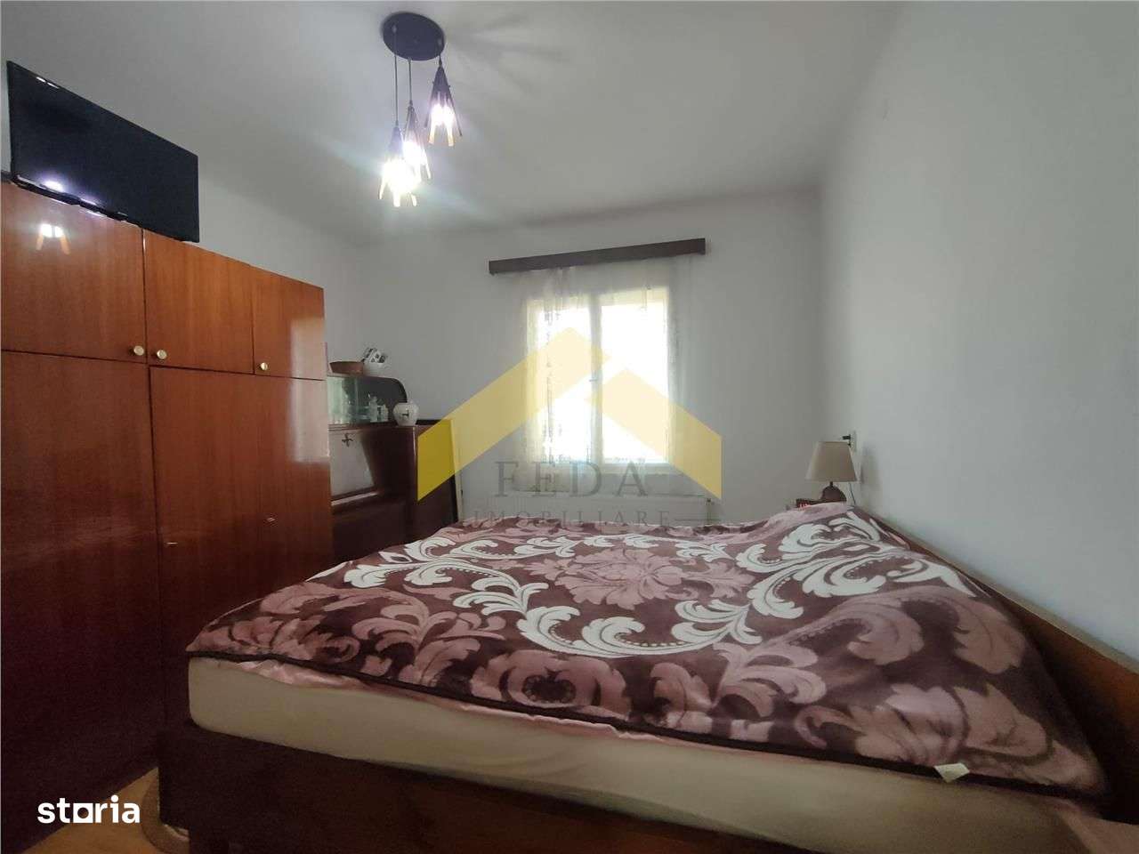 Casa de vanzare in zona Parneava-10