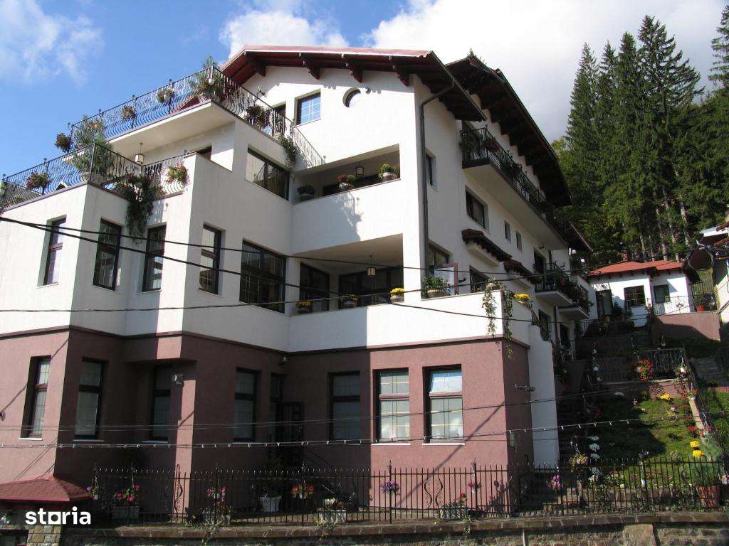 Pensiune functionala cu 21 de camere -Sinaia-Central-2