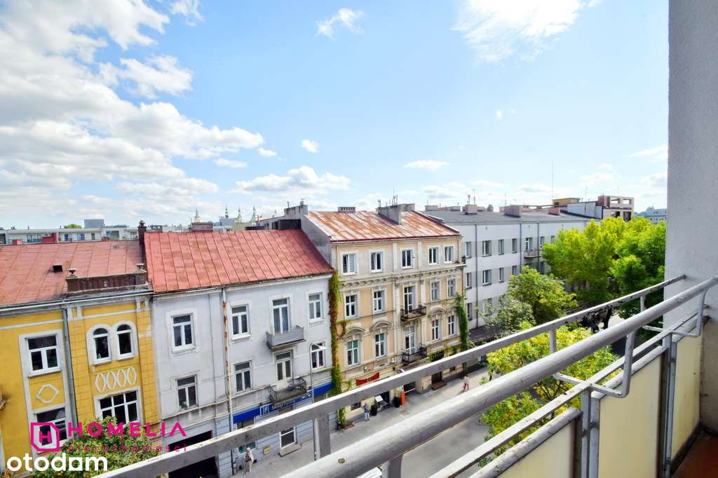 Centrum Kielc, duży balkon i parking-0