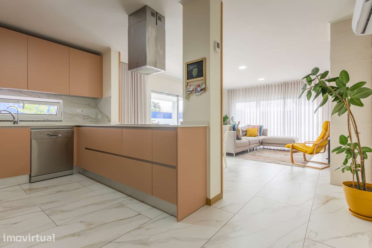 Moradia isolada com piscina aquecida num terreno de 398 m²!-22