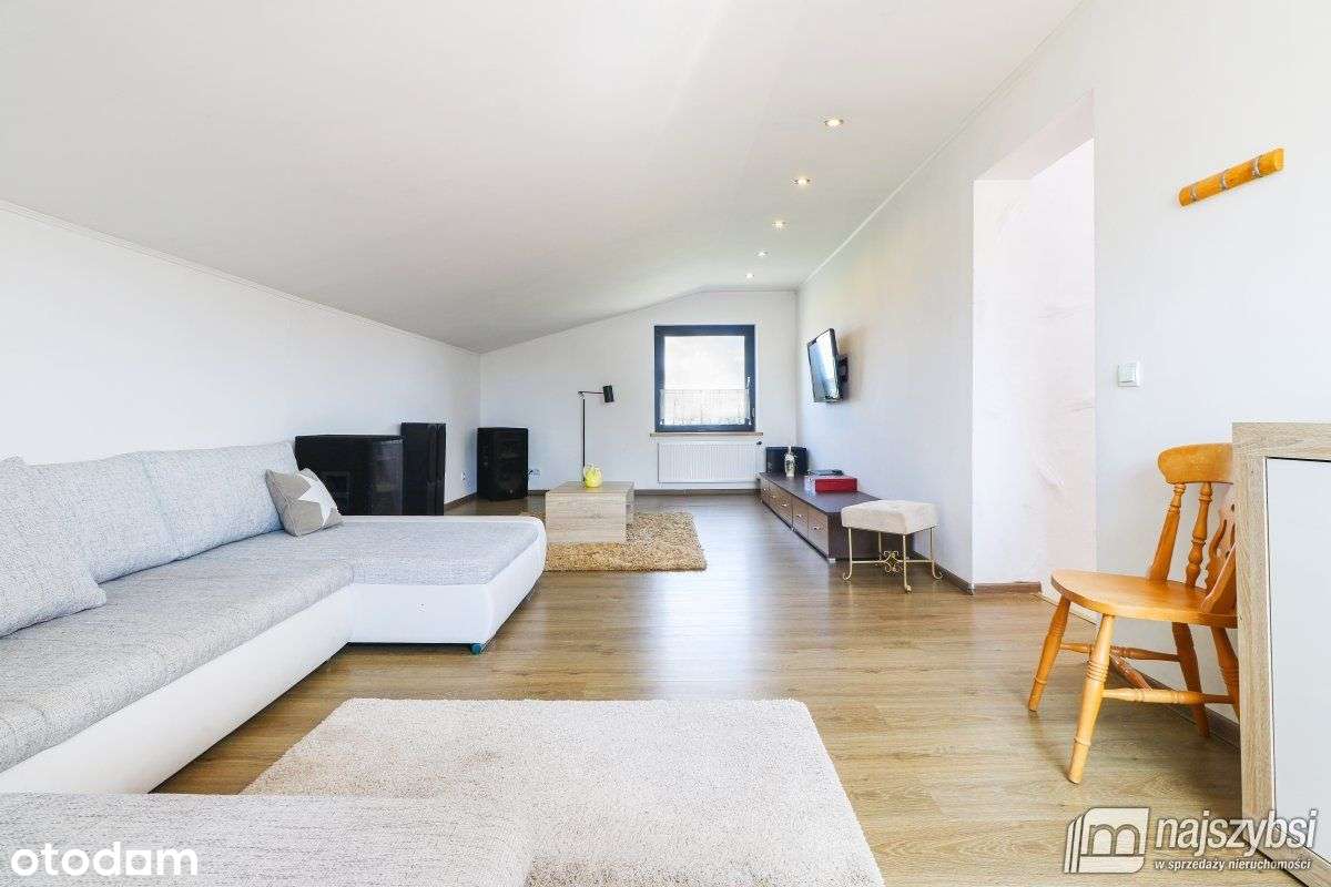 Dom z lokalem użytkowym-8