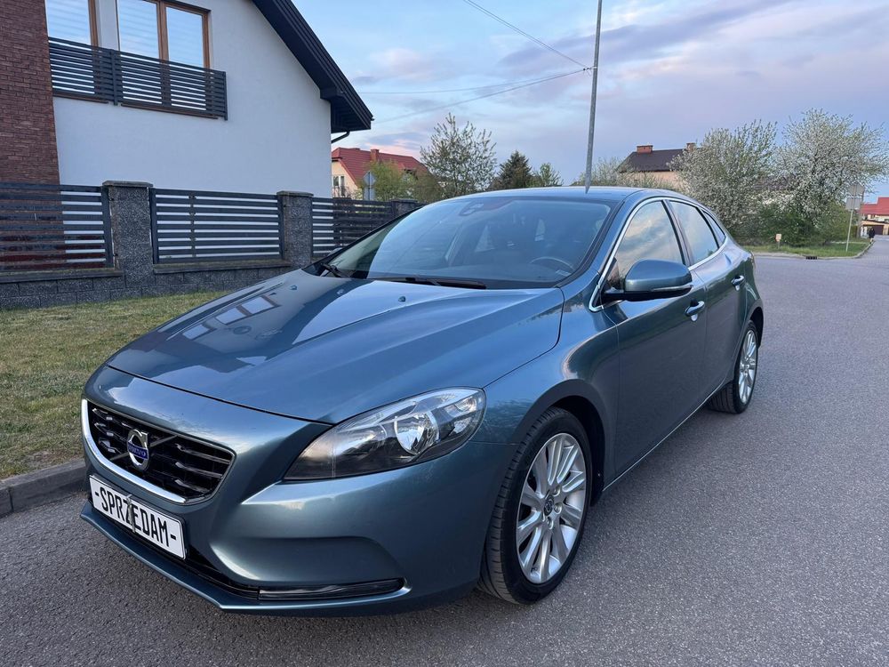 Volvo V40 II D2 Summum 2013