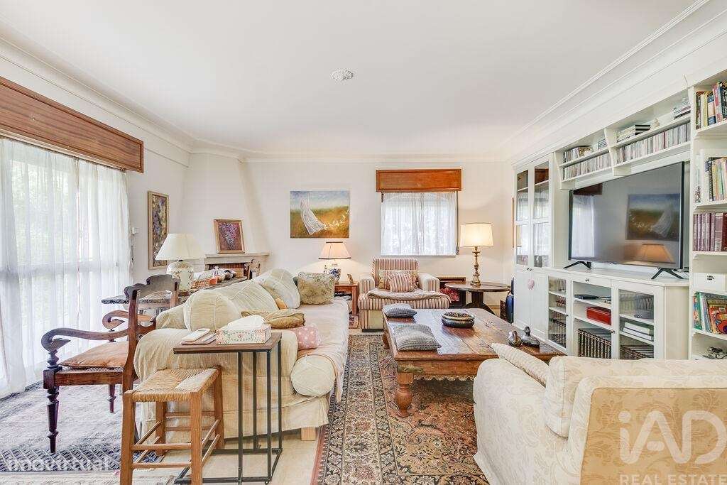Apartamento T3 Em Cascais E Estoril De 142 00 M2