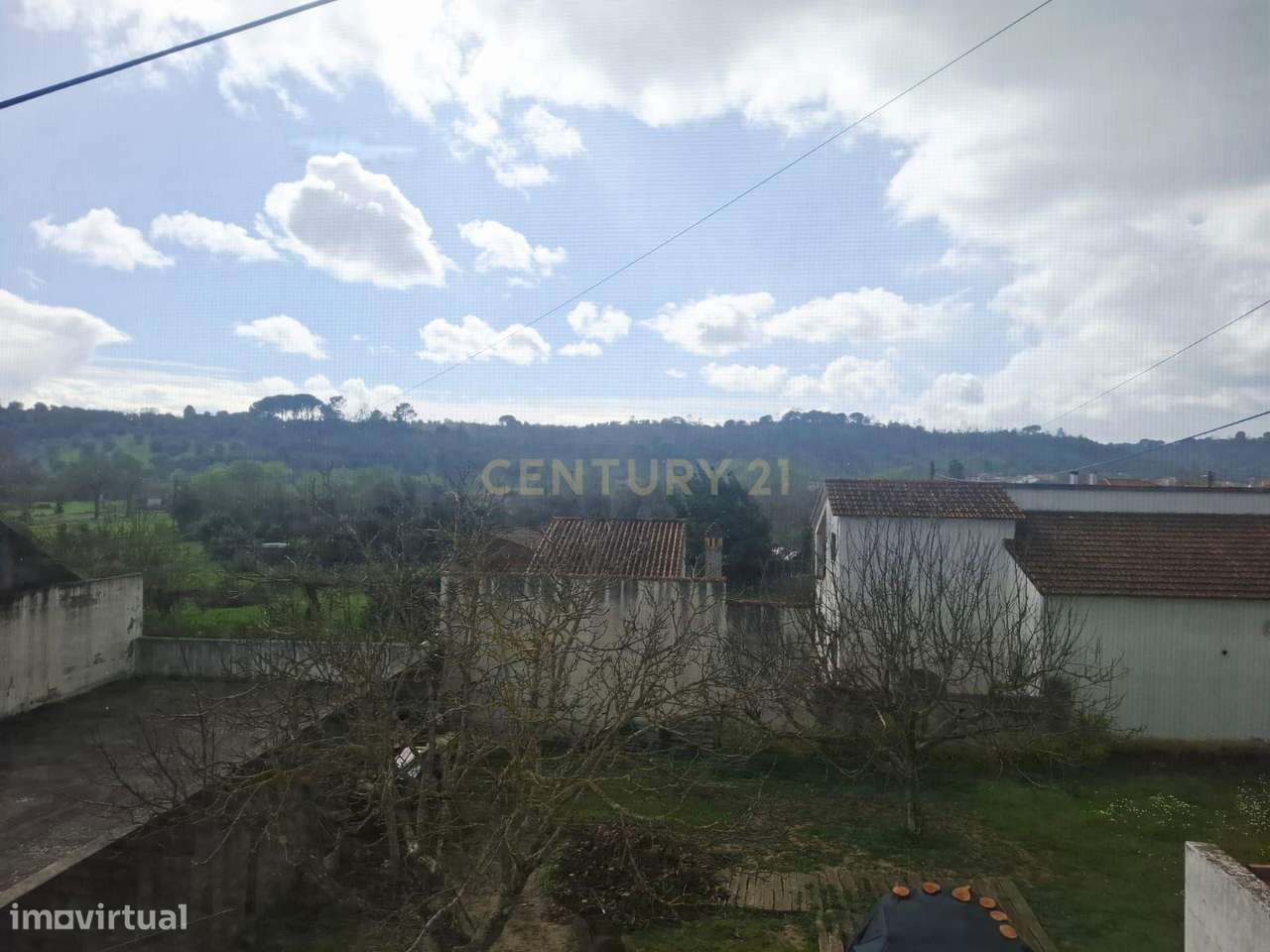 Café em Paço da Comenda com Acesso Direto e Espaço Aberto-13
