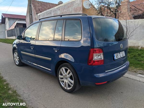 Volkswagen Touran 1.9 TDI Conceptline Aut - 5