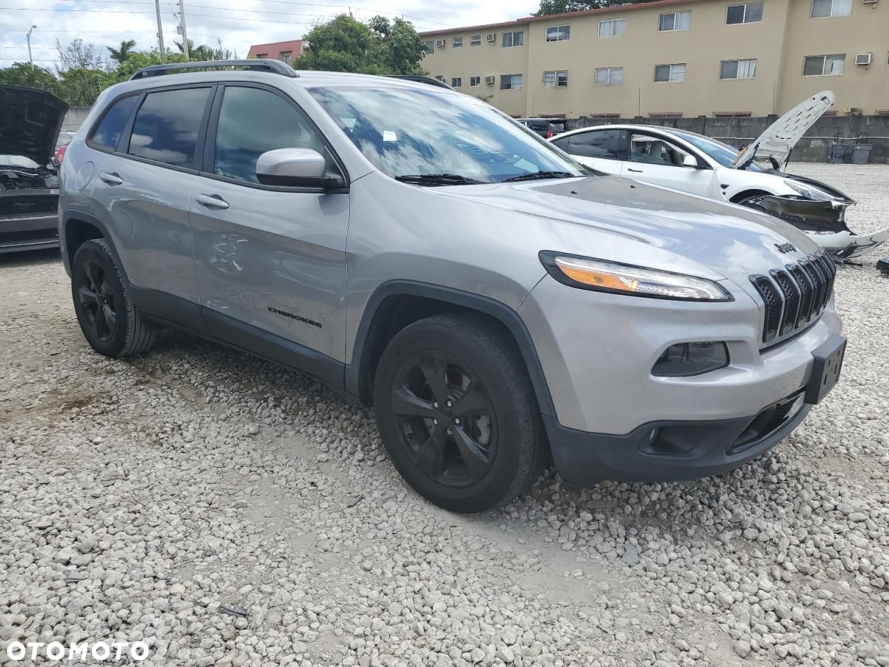 Jeep Cherokee - 1