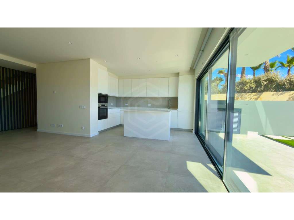 Moradia V4 em Empreendimento de Luxo junto à Ria Formosa em Faro, A... - Grande imagem: 4/68