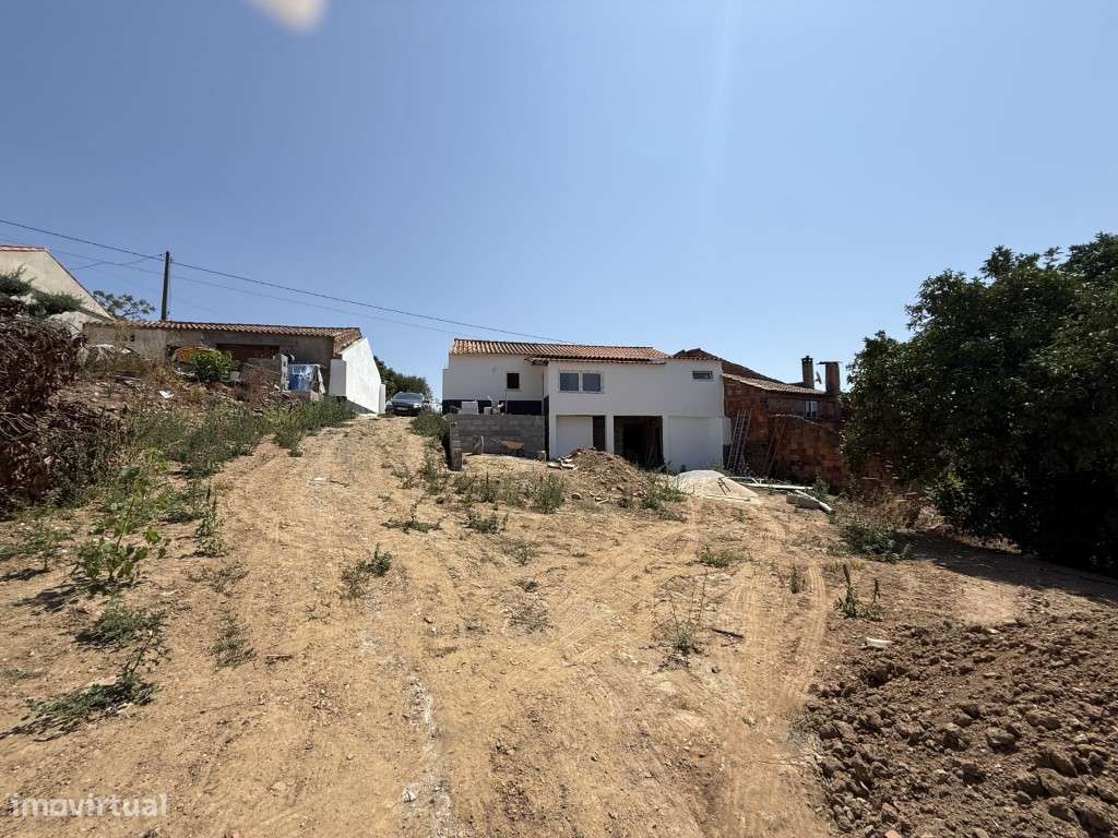 Refúgio D'Olival | Moradia T2+1 Totalmente Remodelada-33