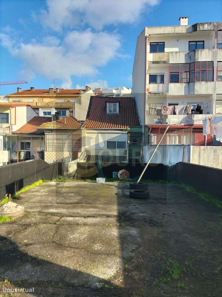 PRÉDIO NA RUA COSTA CABRAL - JUNTO À AREOSA - Grande imagem: 3/3