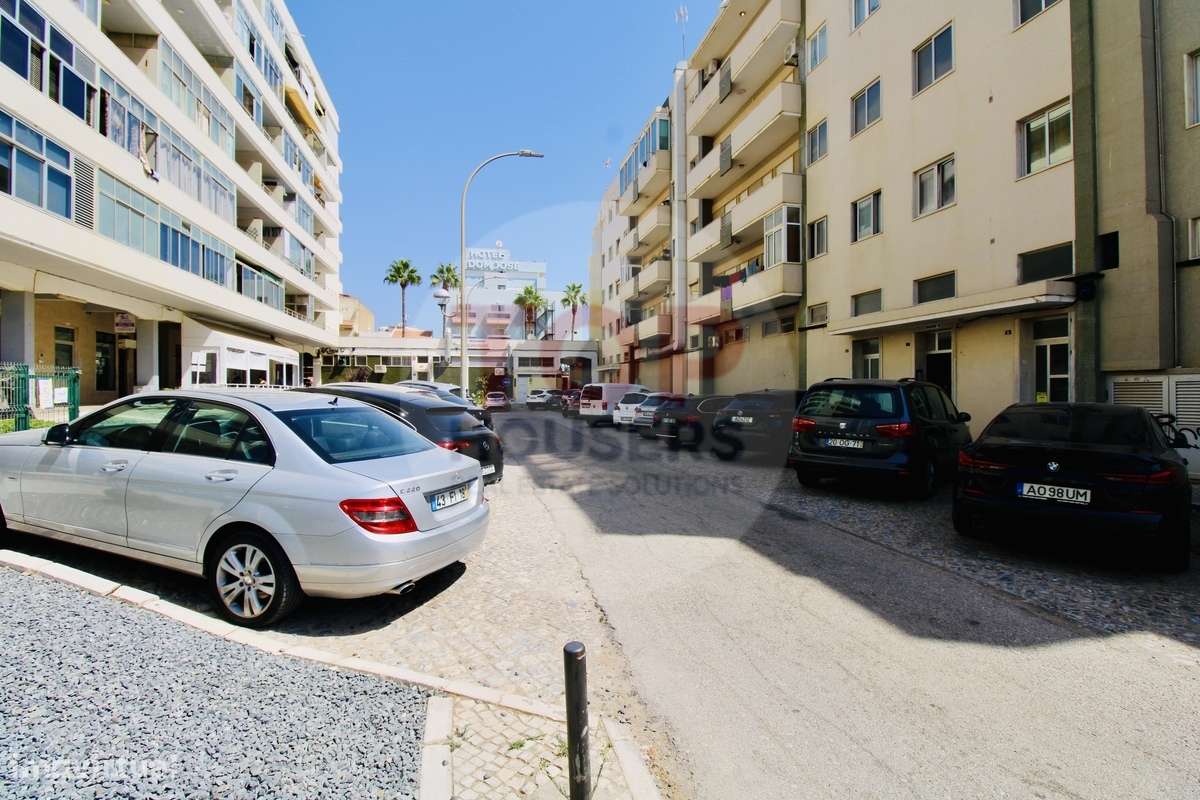 Viva o privilégio de estar na 1ª linha de Mar em Quarteira!-6