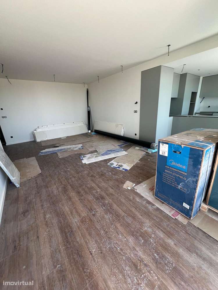 T2 Fabuloso Gaia Av.  República Metro S.  Ovídio Lugar  Garagem  Duplo-9