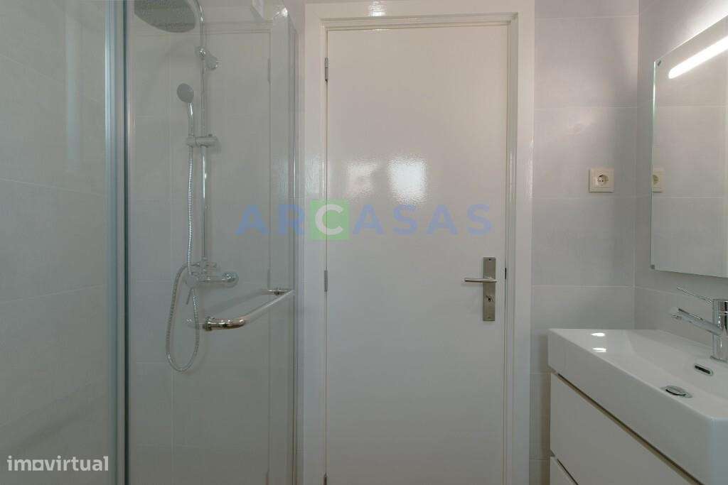 Apartamento T3 com garagem e varandas em Águas Santas, Maia-26