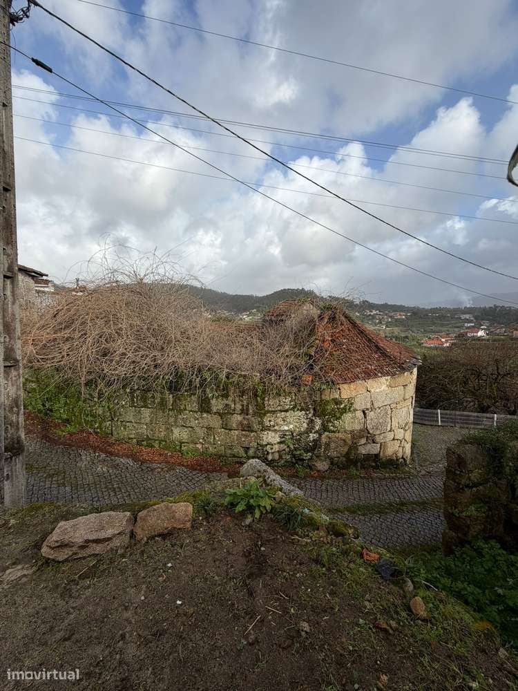 Casa Antiga / Ruína para Restaurar-19