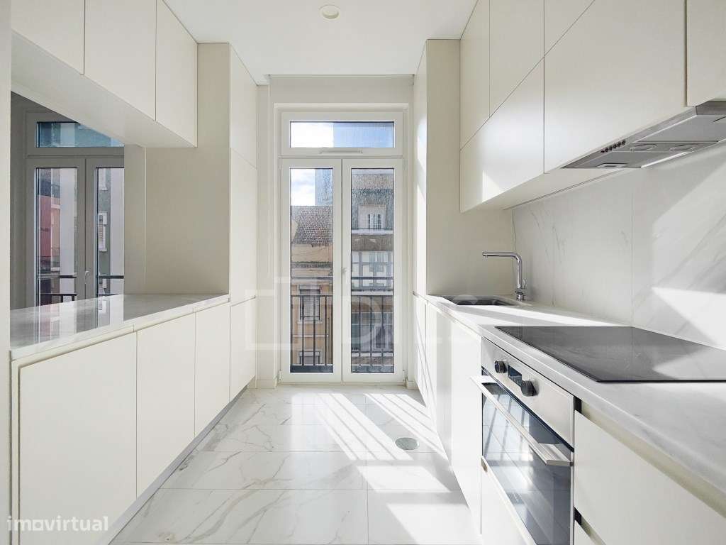 Apartamento T2 com varanda e estacionamento, nas Amoreiras - Grande imagem: 5/35