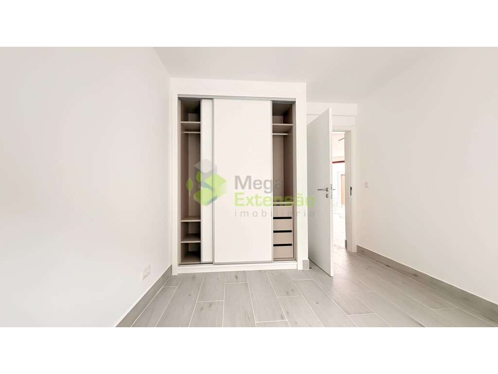 Apartamento T2, Novo, a estrear | Moderno | Centro de Torres Vedras-30