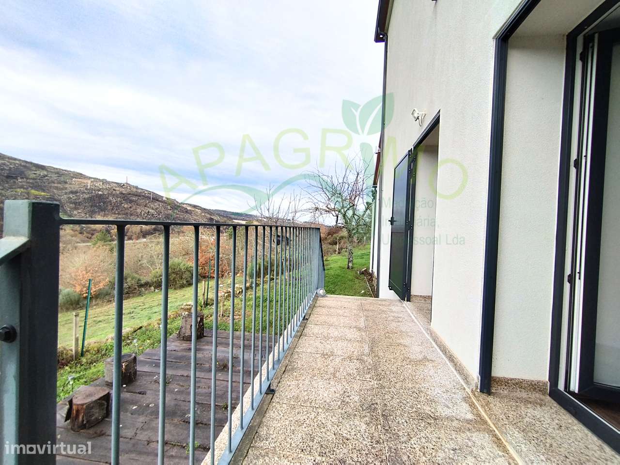 Moradia T2 com garagem e terraço em Penedono-18