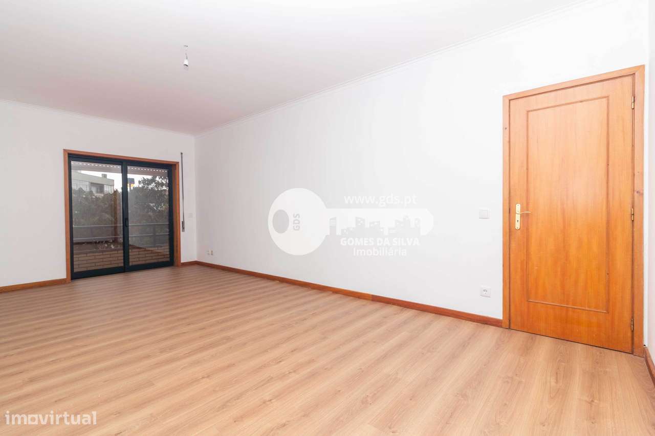 Apartamento T3 c/ suite na Rua Américo F. Carvalho-20