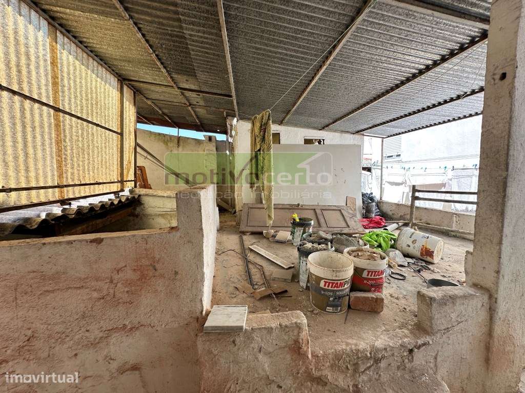 Prédio Devoluto com Grande Potencial de Reabilitação no Bairro da S...-12