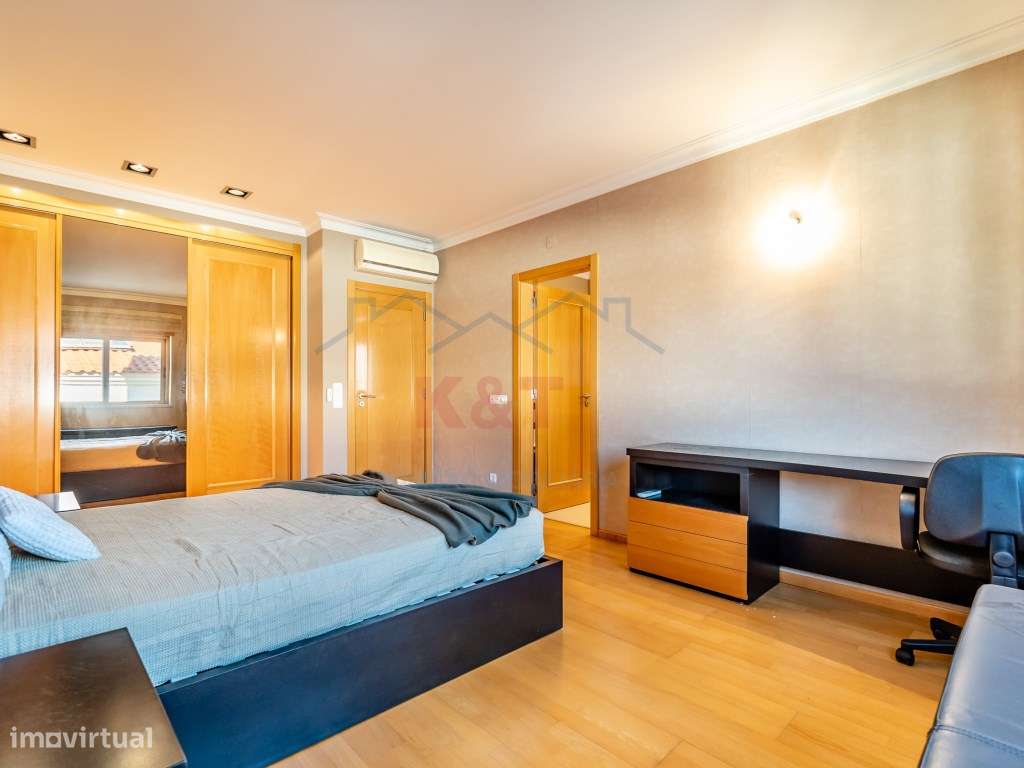 Moradia T5 de Luxo + Apartamento T3 - Lagoa-29