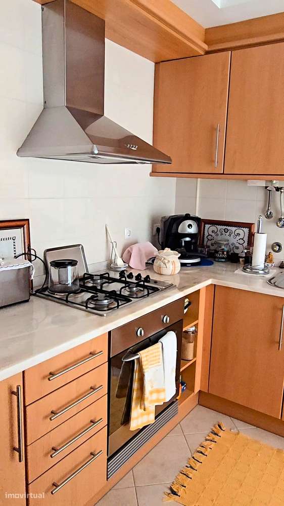 Apartamento T1 c/ Terraço, Vista Mar, Piscina e Box na Praia do Ouro-11