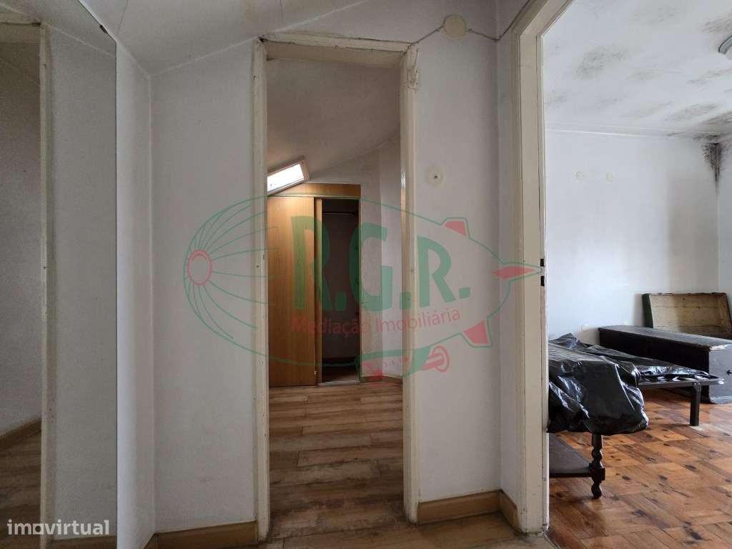 INVESTIMENTO - T5 Entrada Independente | Garagem | Peq. Quintal | C...-31