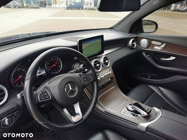 Mercedes-Benz GLC 300 Coupe 4Matic 9G-TRONIC AMG Line - 10