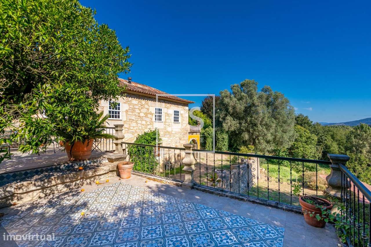 Quinta de Santo António – Propriedade Histórica com Potencial Único em-32