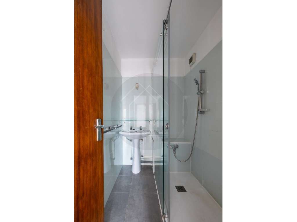 Apartamento T3 Vistas desafogadas em Ramalde, Porto-14